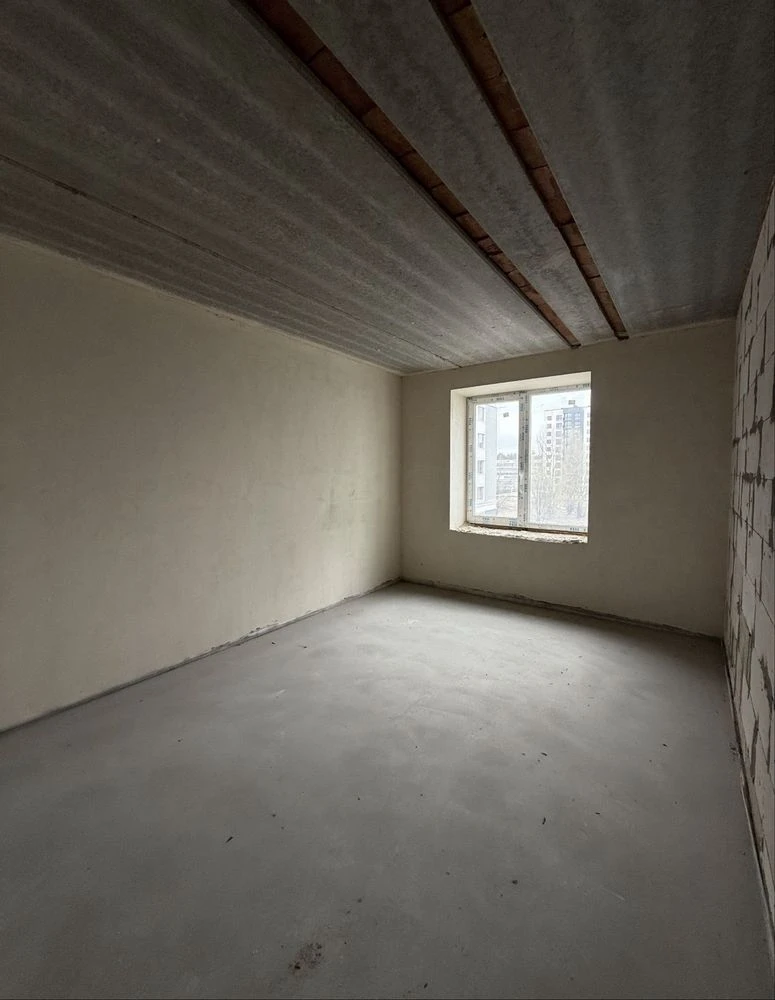 Spacious Euro 3-room apartment in a finished house! 73 m2! Urgent!