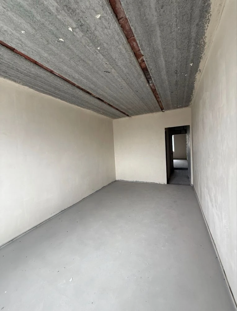 Spacious Euro 3-room apartment in a finished house! 73 m2! Urgent!