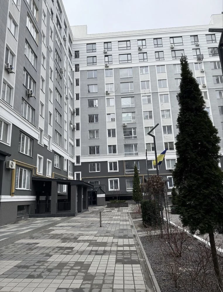 Spacious Euro 3-room apartment in a finished house! 73 m2! Urgent!