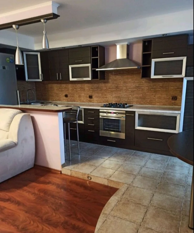 Two-bedroom apartment 70 sq m in the city center