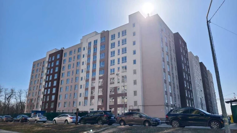 1 bedroom apartment in a completed building. CERTIFICATE/RESOLUTION