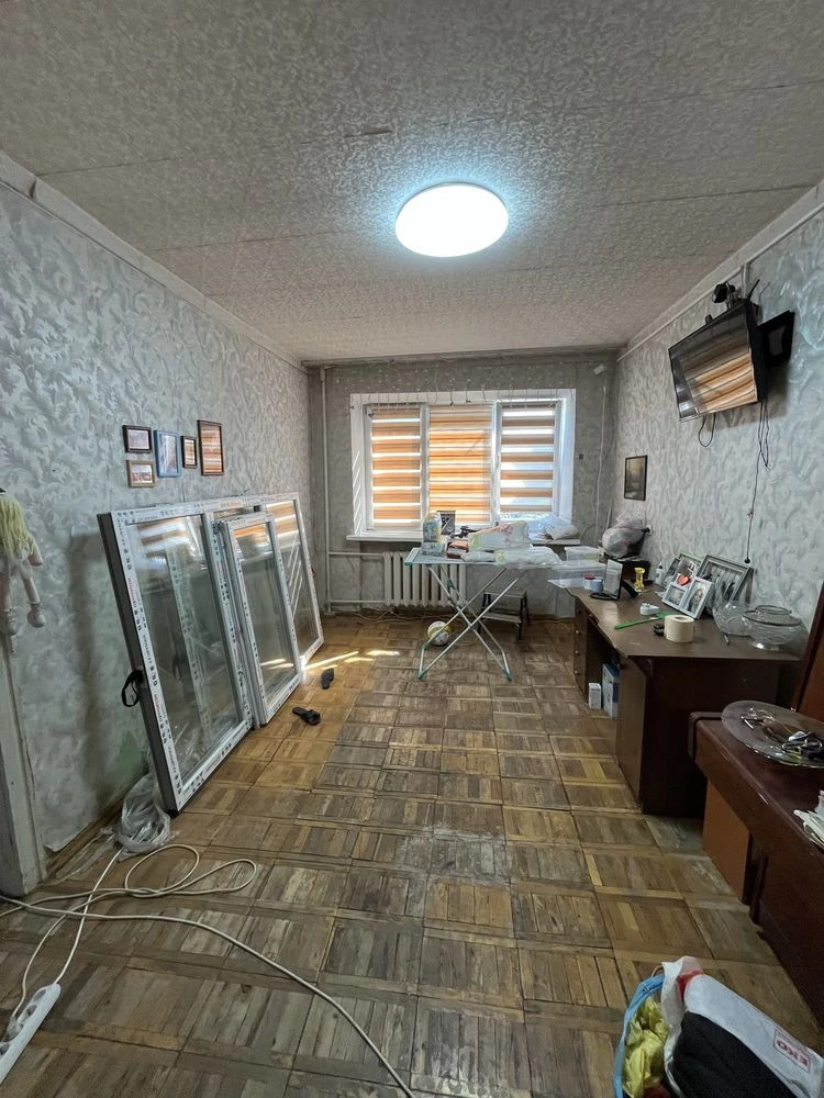 Center. 2-bedroom apartment near school. Certificate, voucher