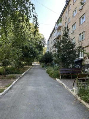 Center. 2-bedroom apartment near school. Certificate, voucher