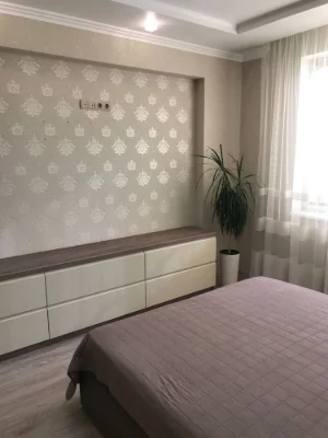 Затишна євродвохкімнатна квартира з ремонтом,  поруч з школо