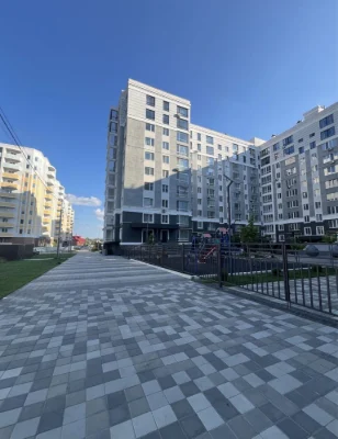 Затишна євродвохкімнатна квартира з ремонтом,  поруч з школо