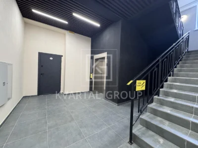 One-bedroom apartment, unrenovated