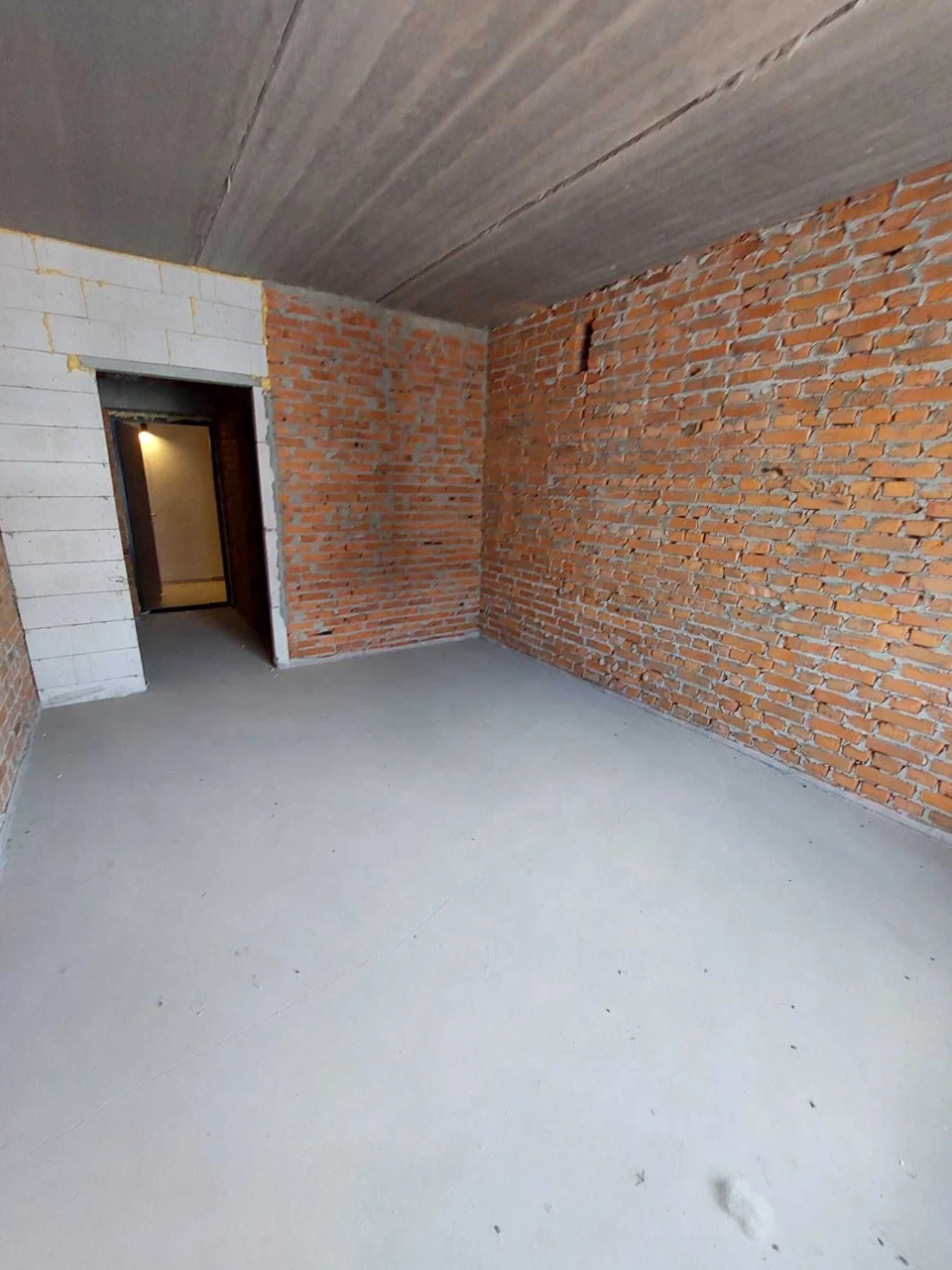 Own apartment with gas!