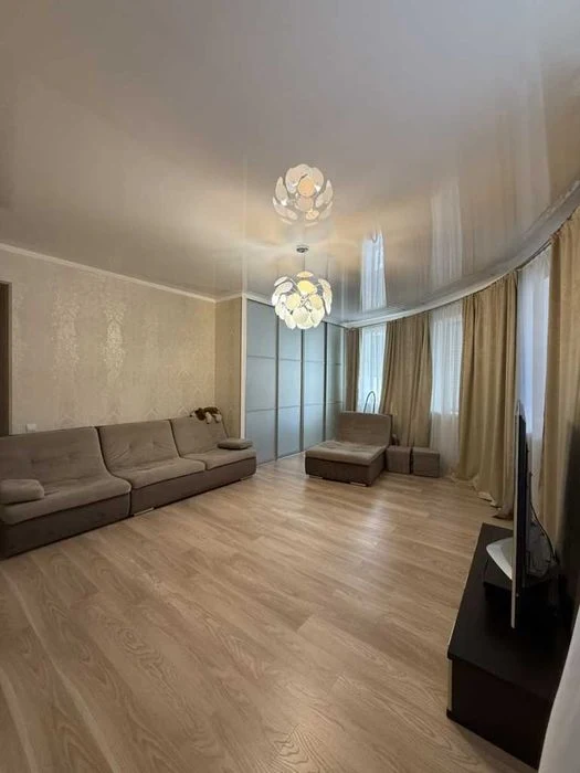 2к.квартира, Поділ , 75м2, зручний 2 поверх, укомплектована