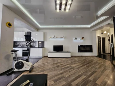 For sale 3-room apartment with renovation in the clubhouse, N st.