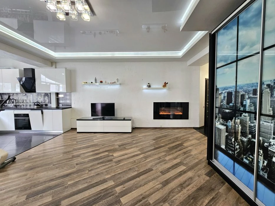 For sale 3-room apartment with renovation in the clubhouse, N st.