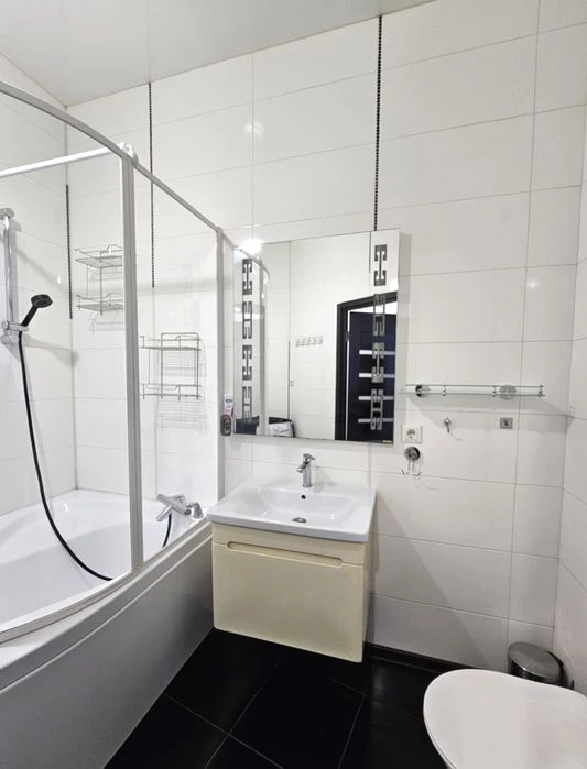 For sale 3-room apartment with renovation in the clubhouse, N st.