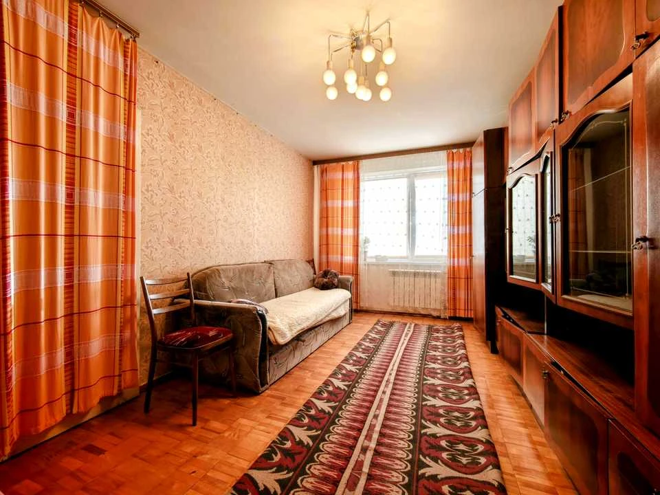 Apartment. Kyiv, Holosiivska St.