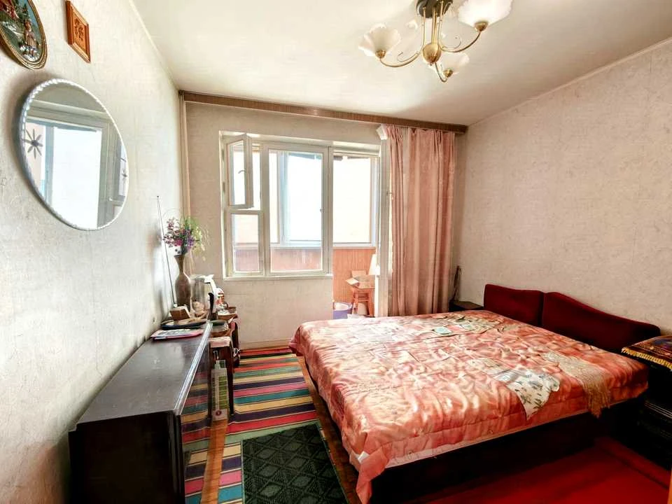 Apartment. Kyiv, Holosiivska St.