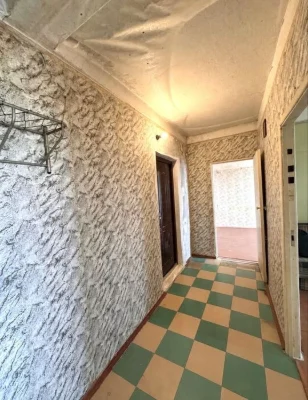 Продается 2 ком квартира в Днепровском р-не по улице Кремлев.