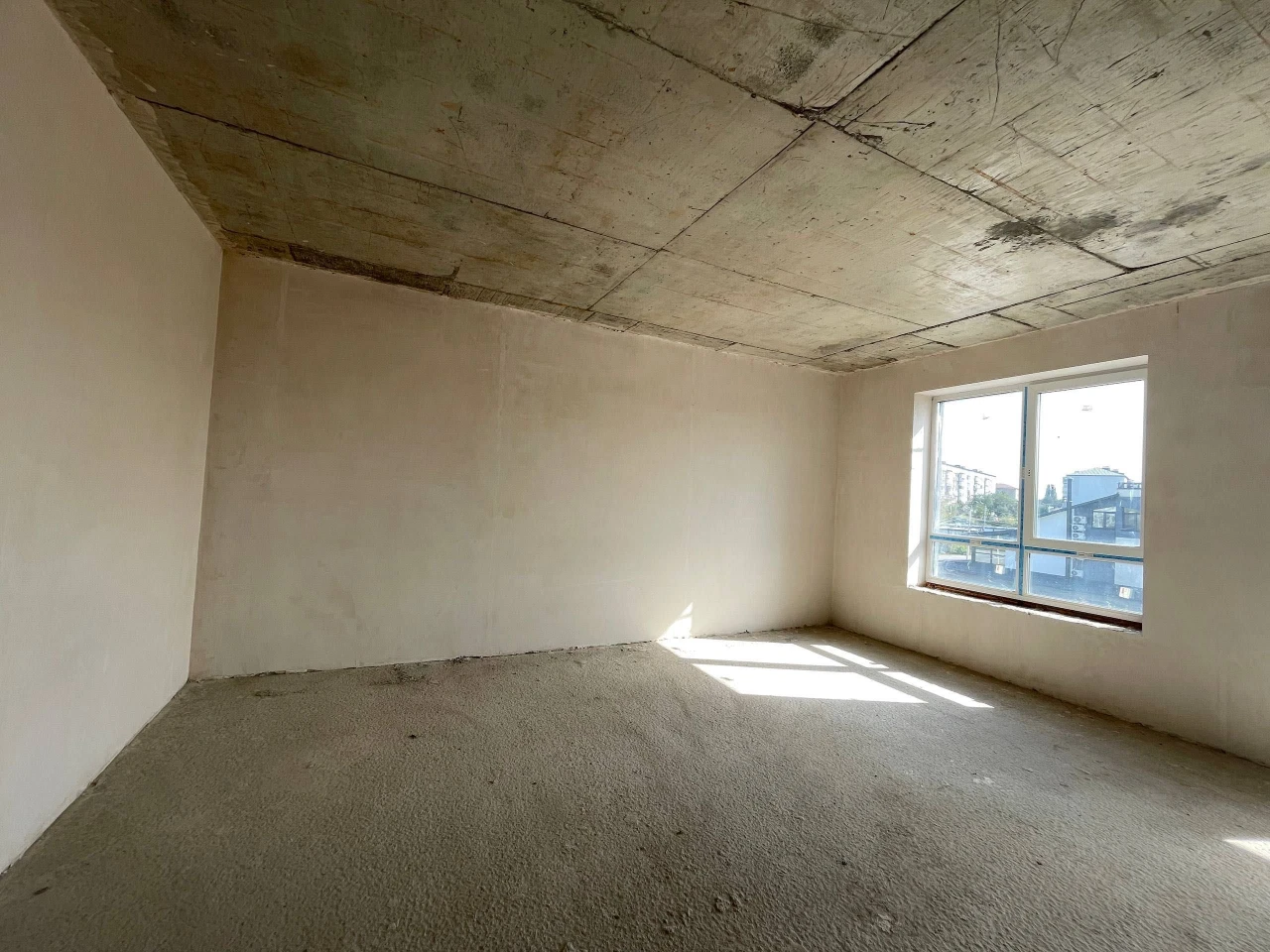 Best Value Euro-2 Bedroom Apartment, Un renovated! Near Buchansk Park