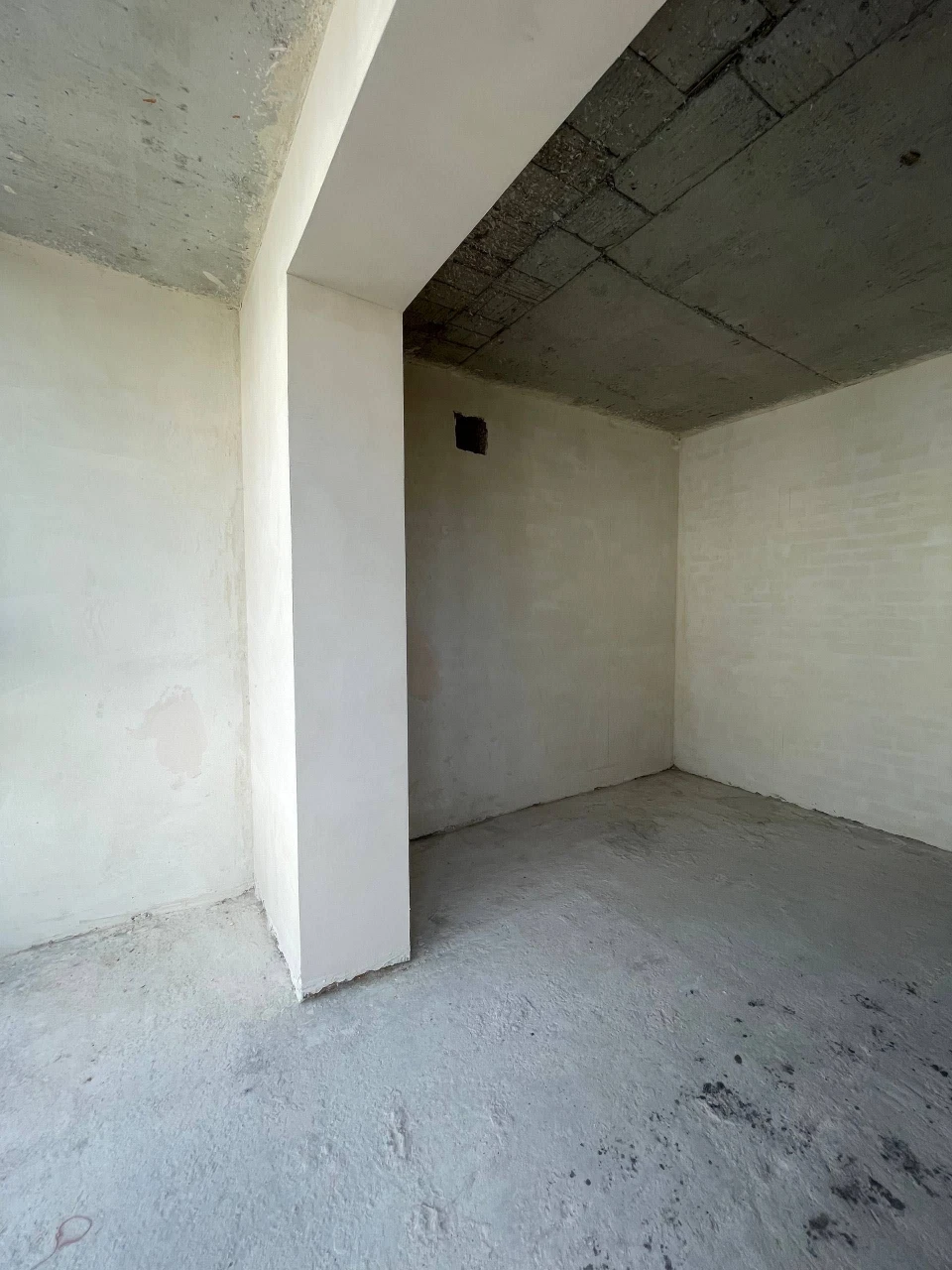 Best Value Euro-2 Bedroom Apartment, Un renovated! Near Buchansk Park