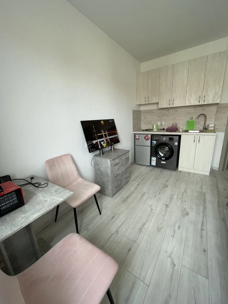 For Sale: 1-bedroom apartment with new renovation