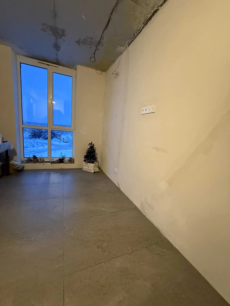 2 rooms with 90% renovation. Great offer