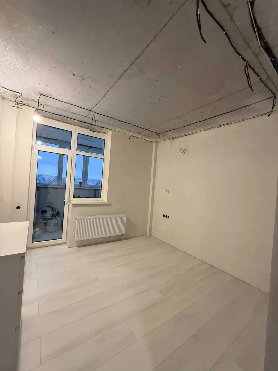 2 rooms with 90% renovation. Great offer