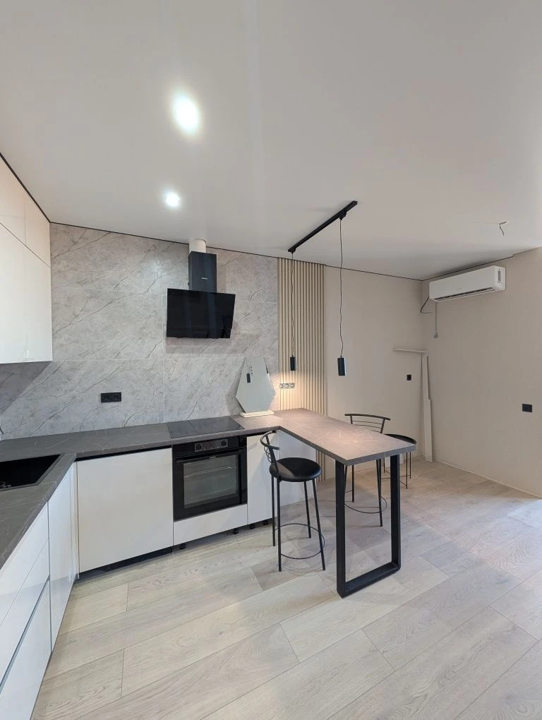 For Sale: 2-bedroom apartment, 65 sq m, Grand Burze Residence, Avenue Plaza