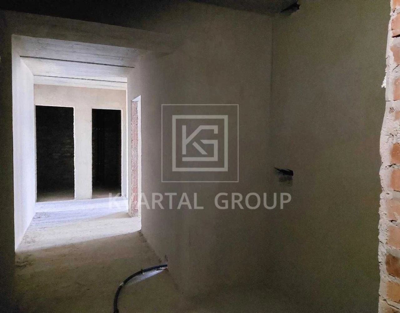 Two-sided 2-room apartment with balcony in a TOP location in Bucha! Sale
