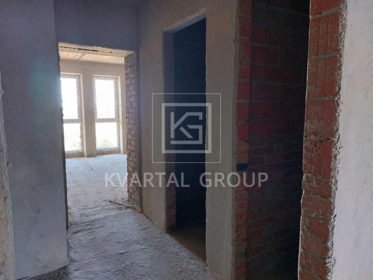 Two-sided 2-room apartment with balcony in a TOP location in Bucha! Sale