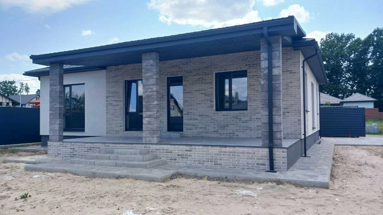 Modern functional one-story house in Leshy Buch