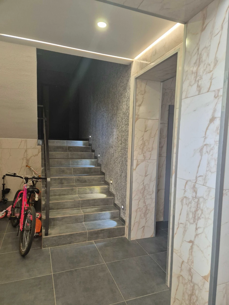 Apartment with balcony in Buchi! Brick House! Gas Heating