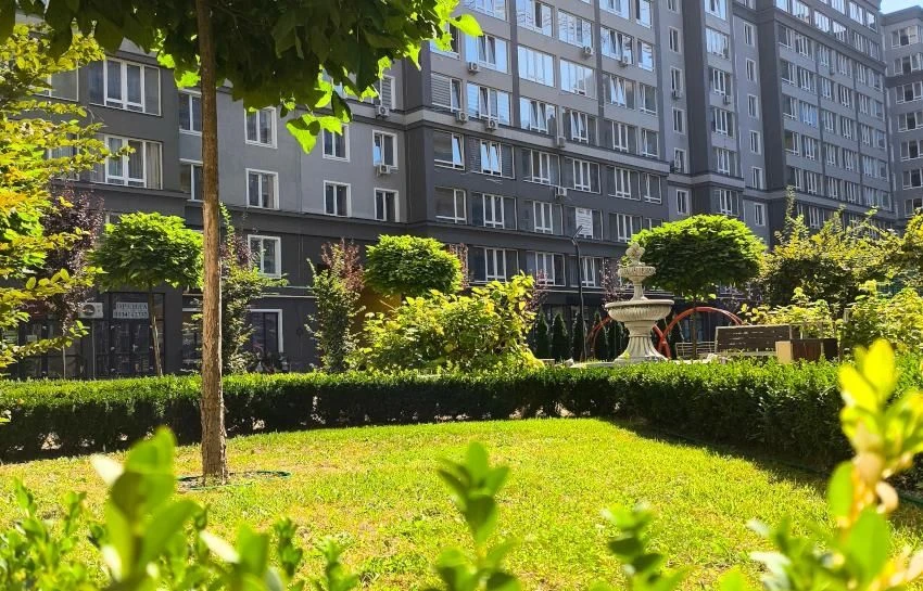 One-bedroom apartment with terrace near school