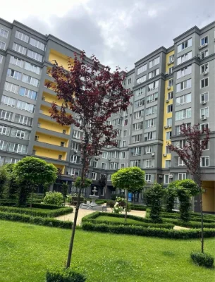 One-bedroom apartment on a low floor
