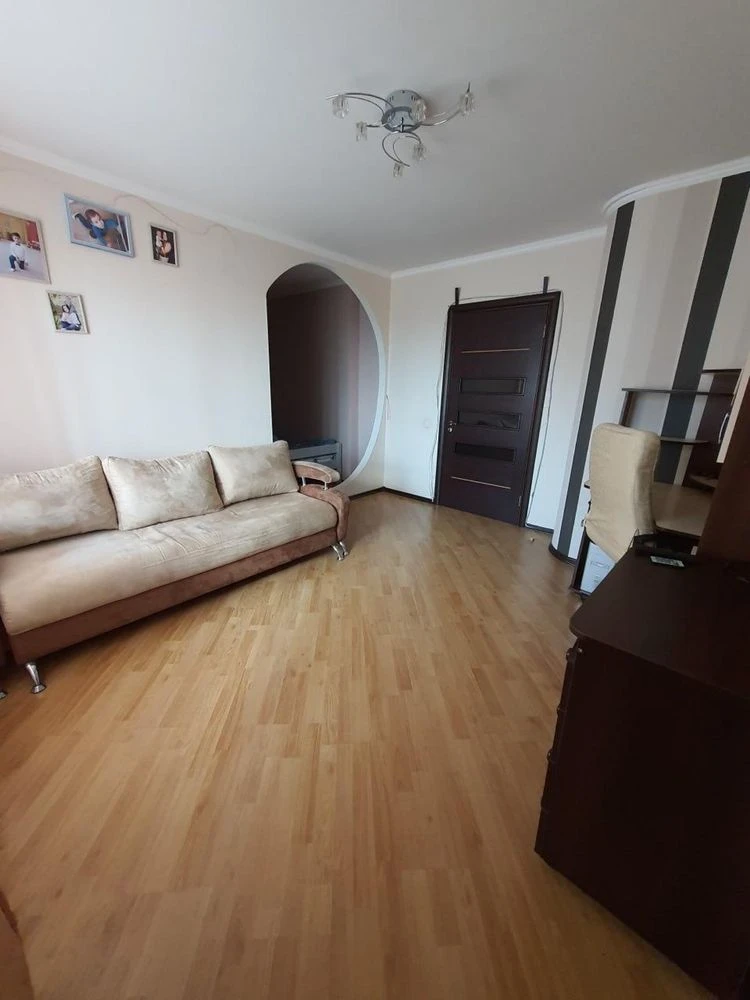 Spacious 2-bedroom apartment 66.6 sq m in Bucha with renovation and furniture