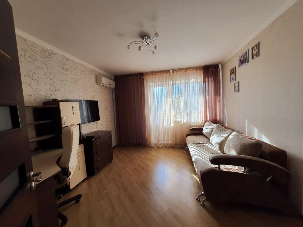 Spacious 2-bedroom apartment 66.6 sq m in Bucha with renovation and furniture