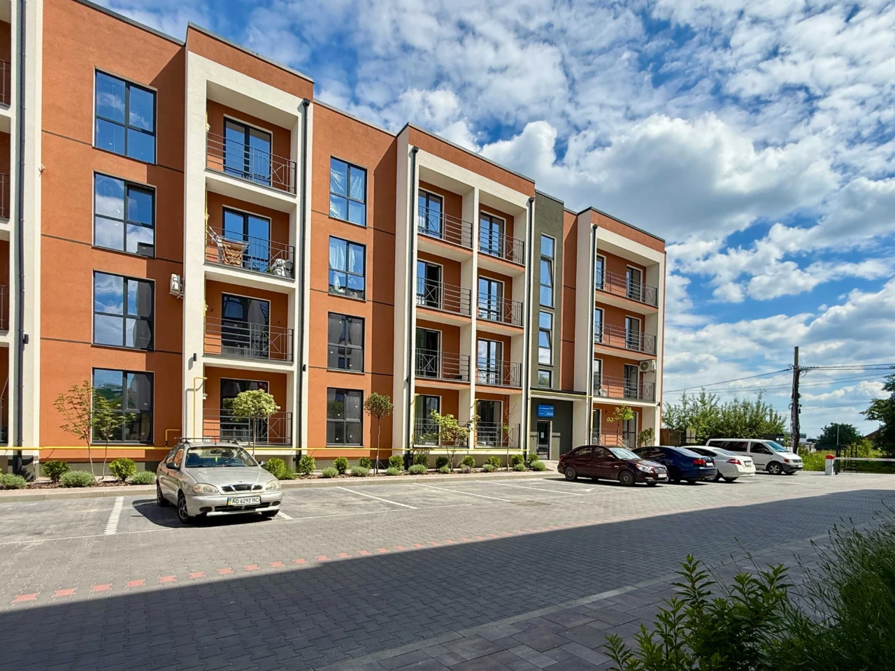1-bedroom apartment with gas heating, completed building. Osela, Ser