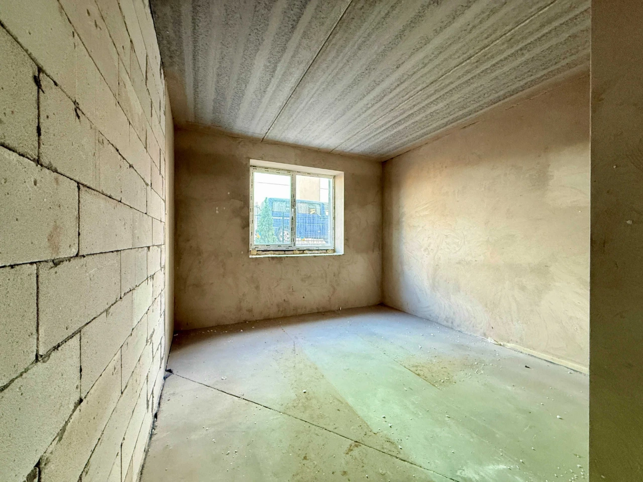1-bedroom apartment with gas heating, completed building. Osela, Ser