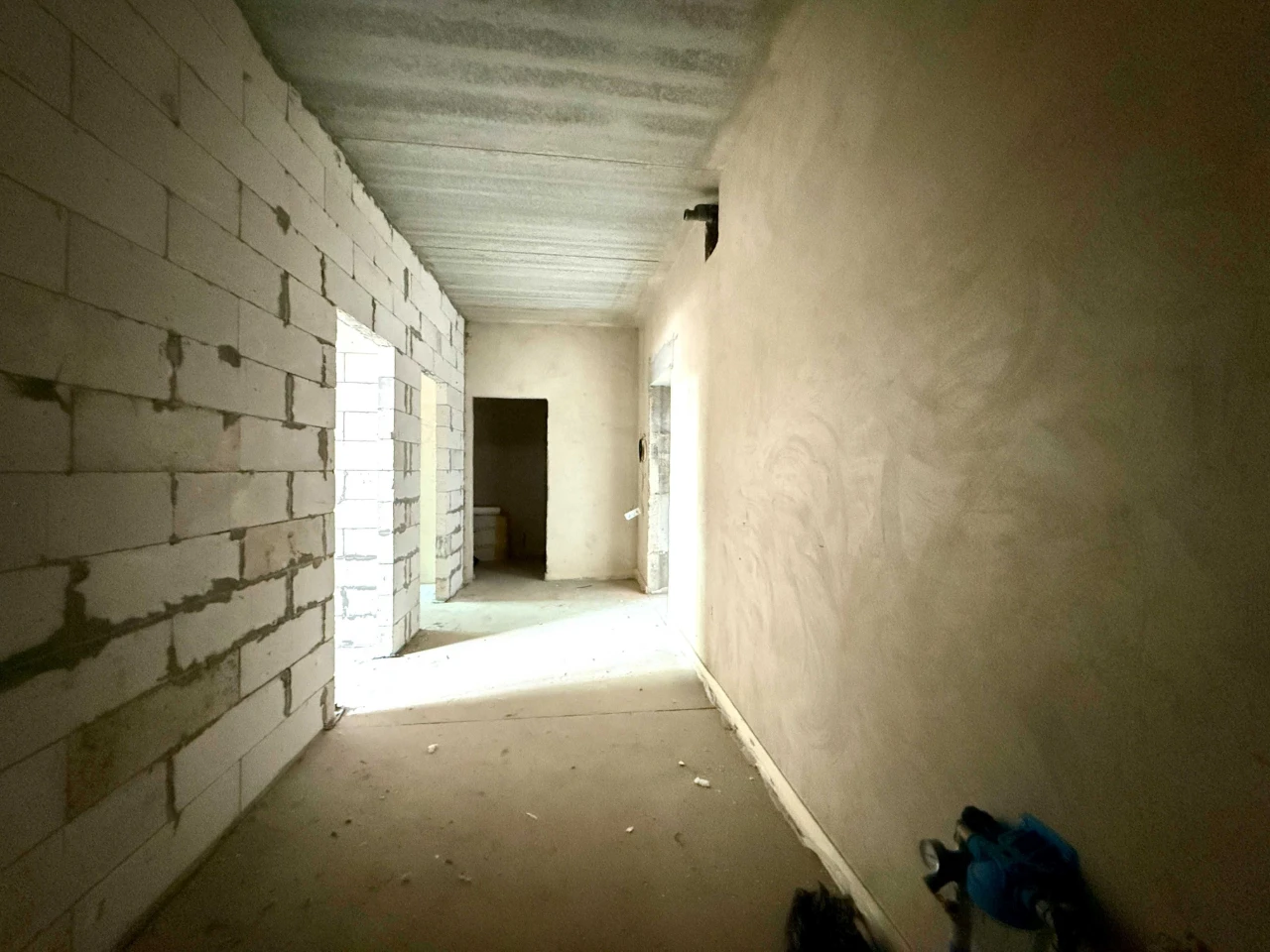 1-bedroom apartment with gas heating, completed building. Osela, Ser