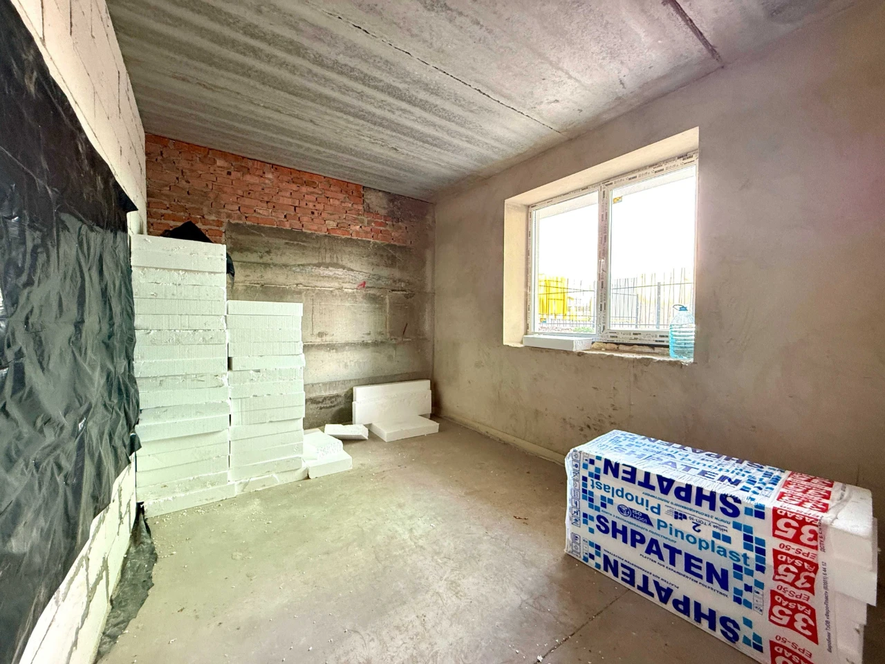 1-bedroom apartment with gas heating, completed building. Osela, Ser