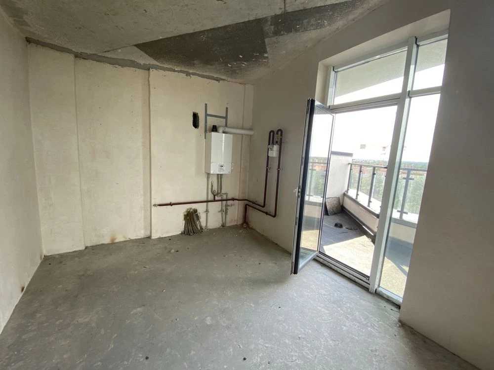 Apartment with Terrace! Huge Three-Room Apartment! Minimum Taxes!