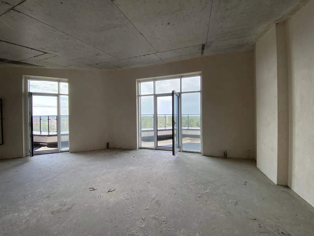 Apartment with Terrace! Huge Three-Room Apartment! Minimum Taxes!