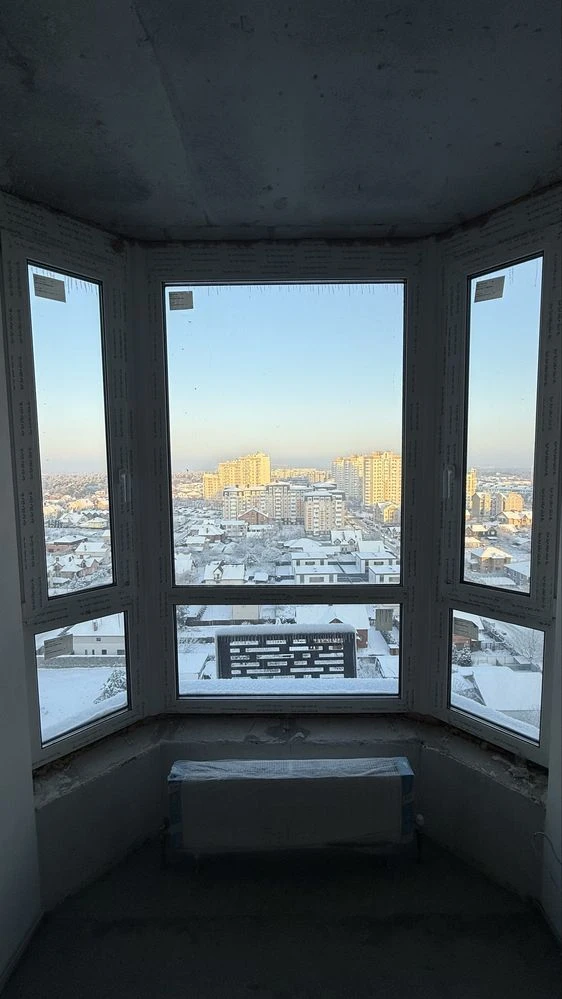 Urgent Sale: 2-bedroom apartment, house with generator