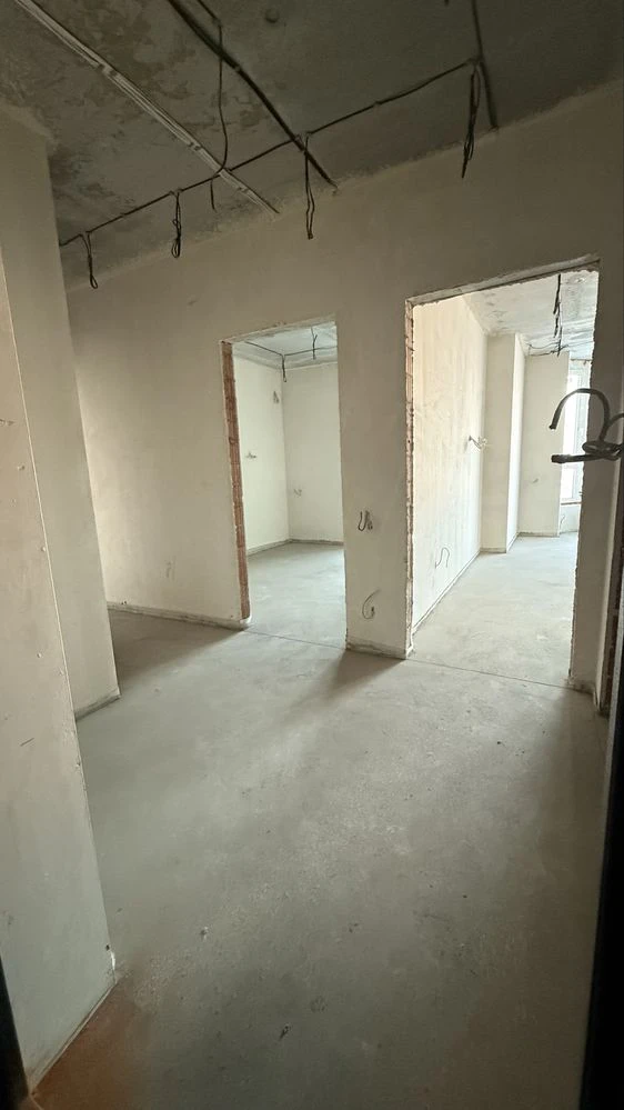 Urgent Sale: 2-bedroom apartment, house with generator