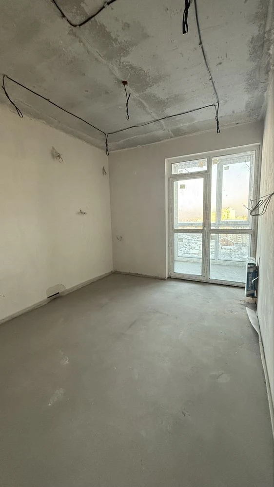 Urgent Sale: 2-bedroom apartment, house with generator