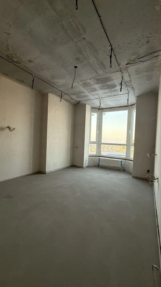 Urgent Sale: 2-bedroom apartment, house with generator