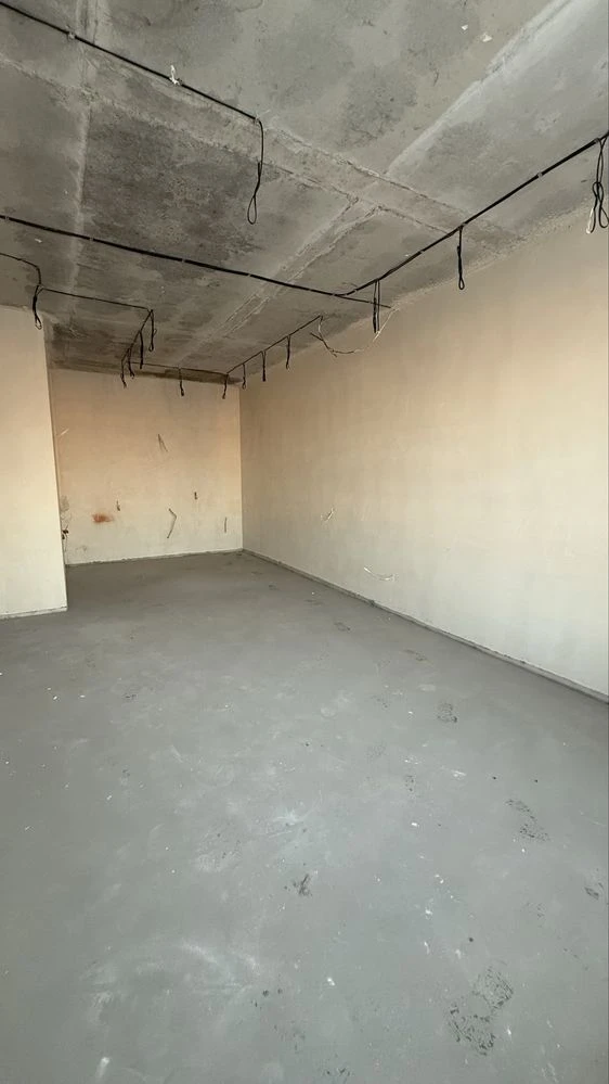 Urgent Sale: 2-bedroom apartment, house with generator