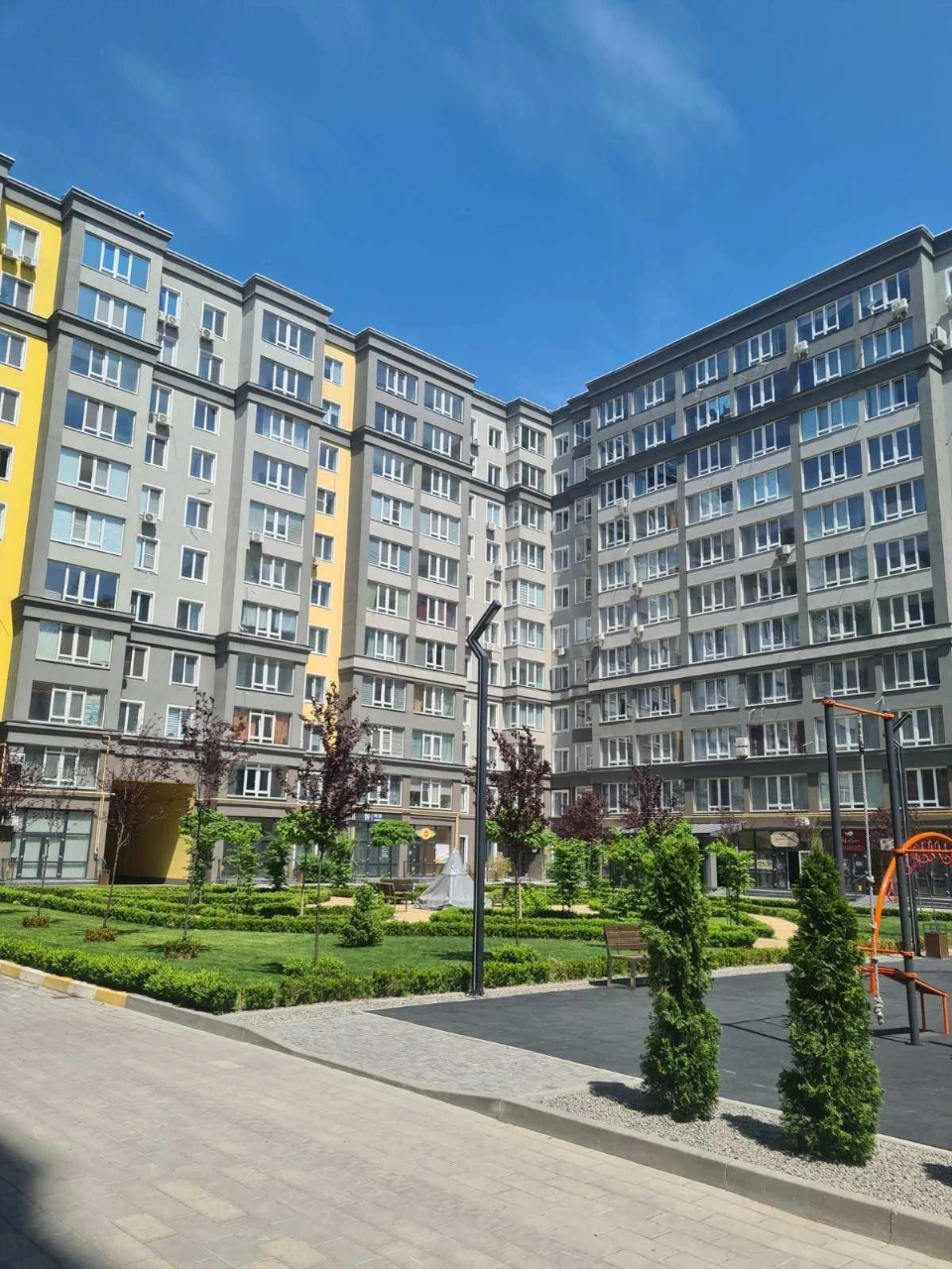 Терміново продається квартира з балкою!