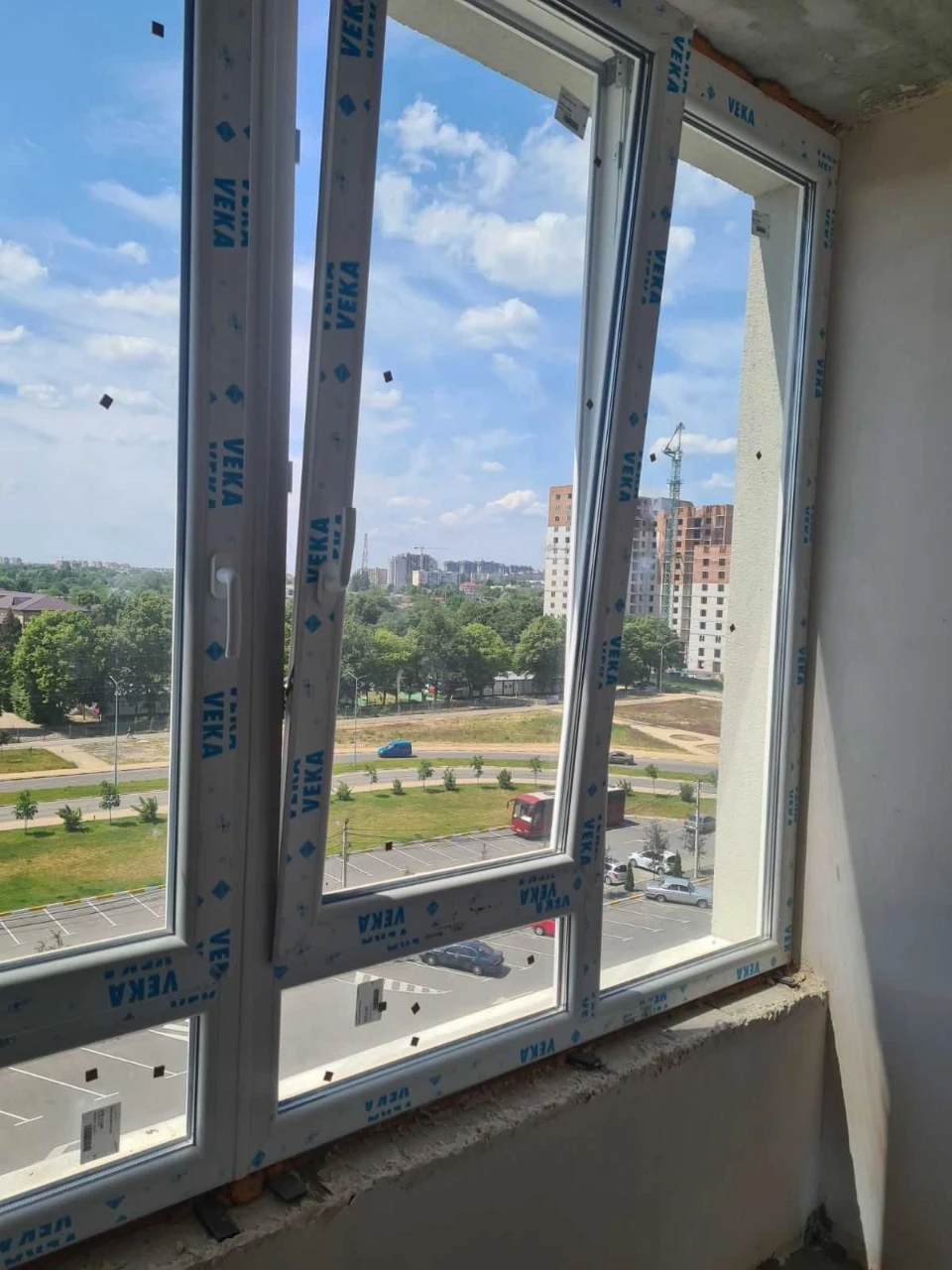 Терміново продається квартира з балкою!