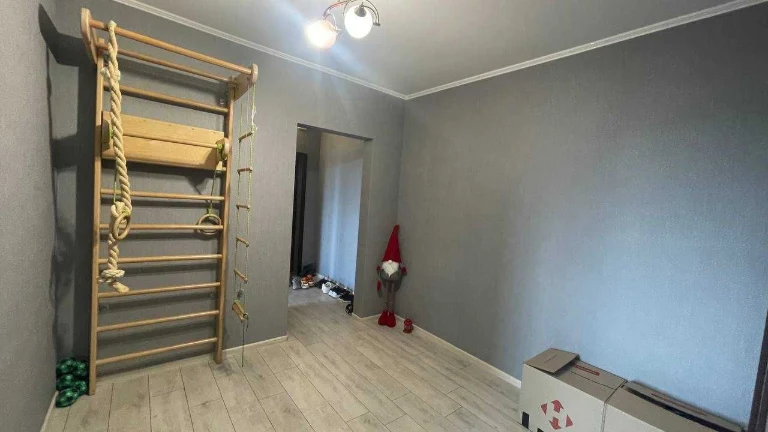 3 кім. квартира з ремонтом, в Бучі, вул. Яблунська