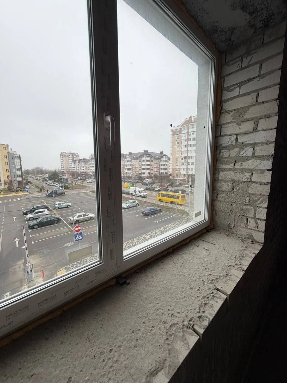 Євродвокімнатна квартира з гардеробною в розвиненому р-н Буч
