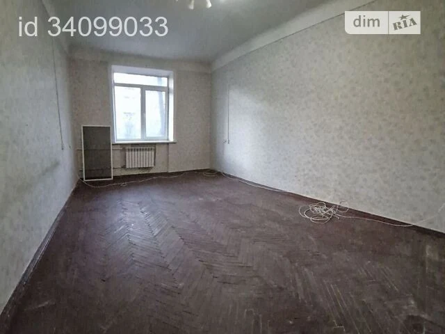 Room for sale 19.8 sq. m. on Serhiy Berehovoy St. 16/14 •