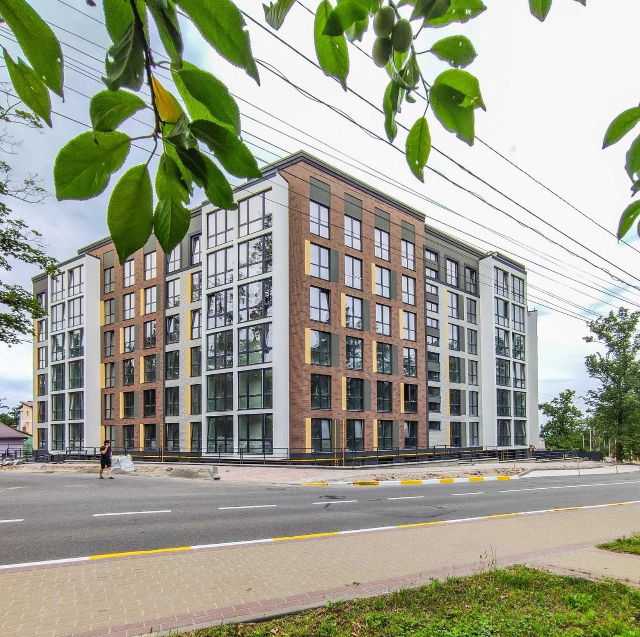 3-кімнатна Квартира з гардеробною 76м2.!Будинок закритою тер