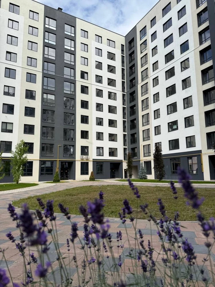 Продаж  світлої 1  к з газом,держ програми так!